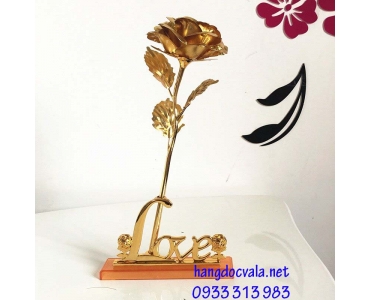 QUÀ 8 3 ĐỘC VÀ LẠ - HOA HỒNG MẠ VÀNG 24K CÓ ĐẾ CHỮ LOVE